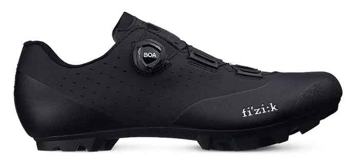 上品でクールな、fi'zi:k（フィジーク）のシューズ。タイプ別に