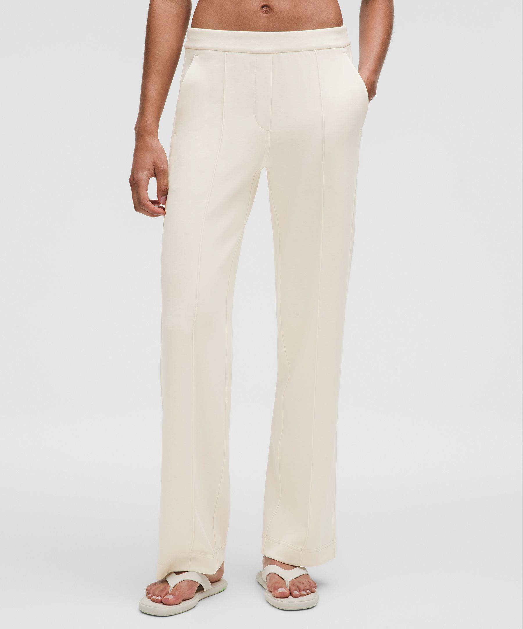 Softstreme Pintuck Mid-Rise Pant *Short | Women's Pants | lululemon