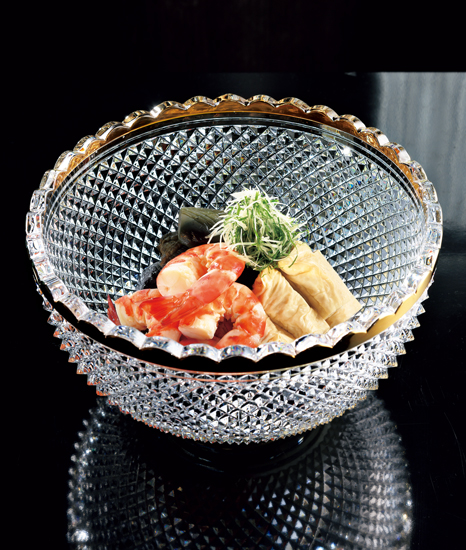 100年の時を超え、バカラから「春海好み」が復刻されました