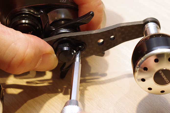 超簡単カスタマイズ！】リールのハンドル交換を動画＆画像で解説