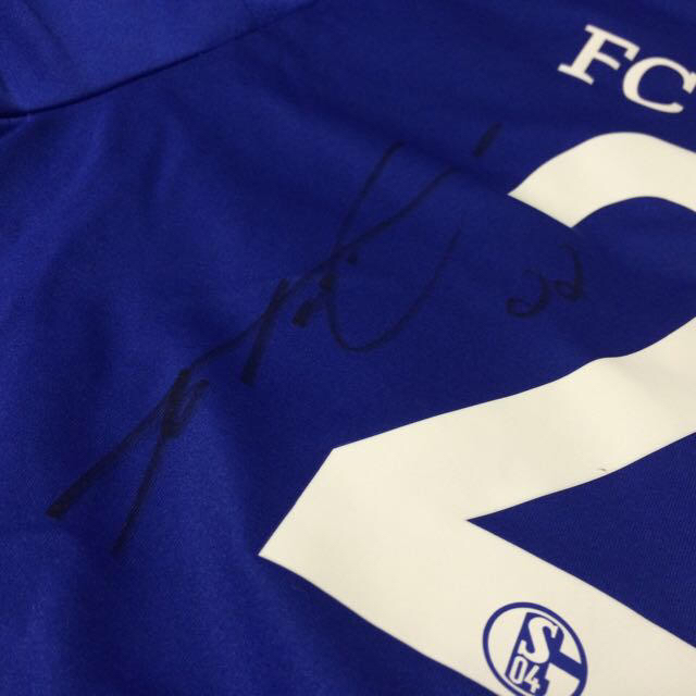 内田篤人 サイン入りユニフォームの通販 by green cafe*｜ラクマ