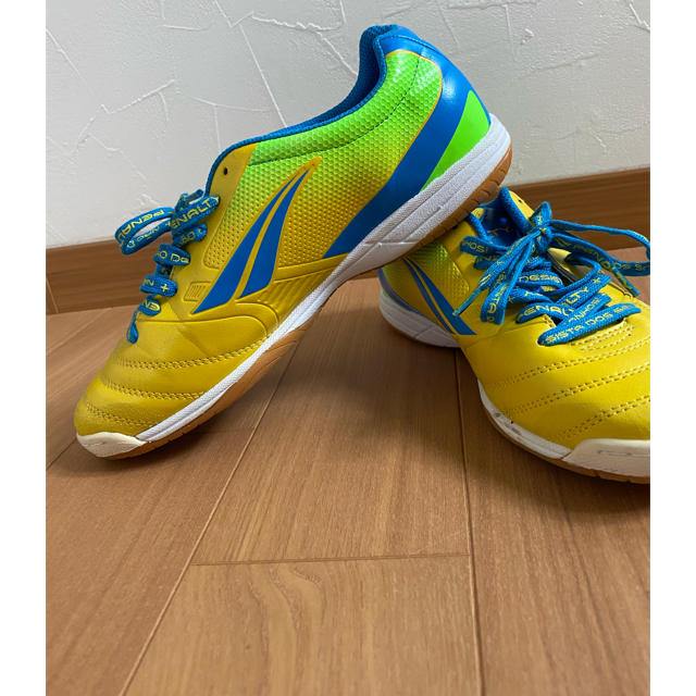 PENALTY - フットサルシューズの通販 by Rin's shop｜ペナルティならラクマ