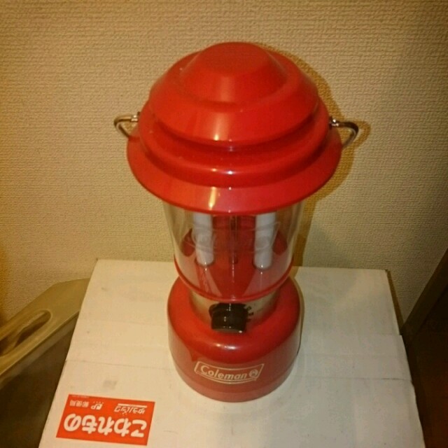 Coleman - コールマン 蛍光灯ツインランタン Model:5344-703(赤)の通販