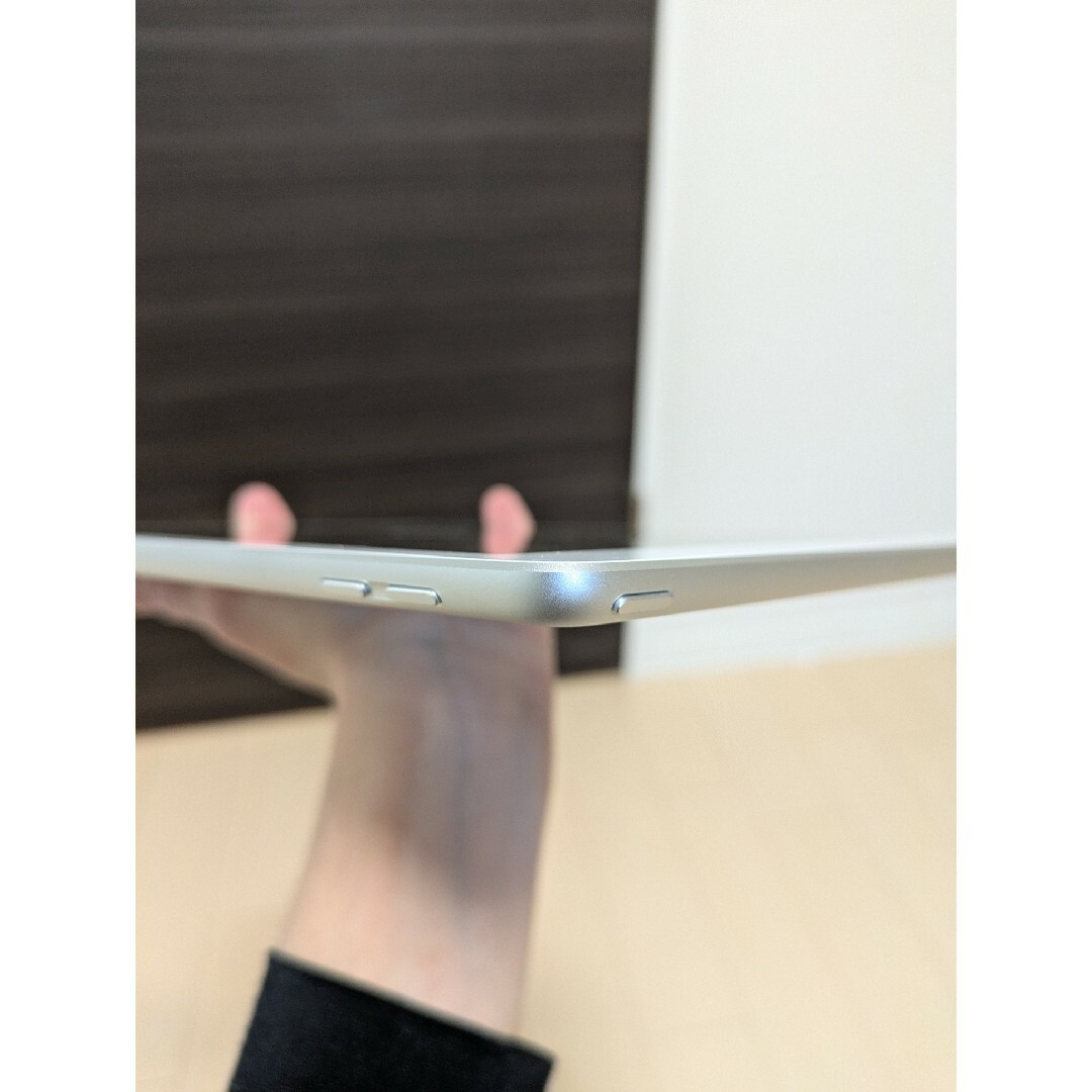 iPad - iPad 第5世代 A1822 シルバー 32GB Wi-fiモデルの通販 by えむ