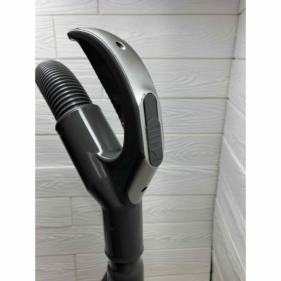 アイリスオーヤマ DKC-C100F-WHSR サイクロン掃除機 保証付きの通販 by