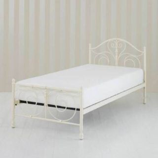 LAURA ASHLEY（シングルベッド）のフリマアイテム一覧