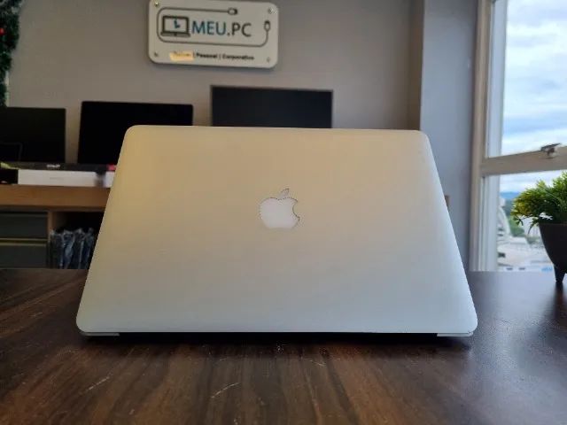 Apple MacBook Air 2017 - Core i5 | 128GB SSD | Dual Core | 8GB