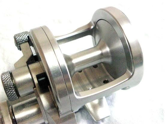 ベイトリール:ジギングと投げ釣り:SX6/4RAPTOR 右ハンドル - アベット