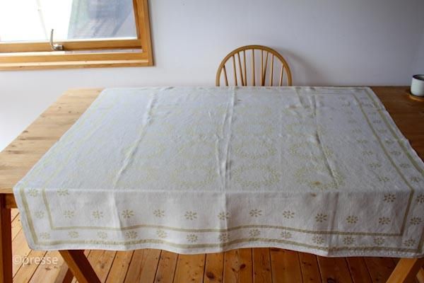 フィンランド 織りのヴィンテージクロス テーブルクロス 花模様 ライト