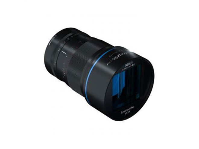シネマスコープ映像を簡単に撮影できる「50mm f1.8 1.33X アナモル