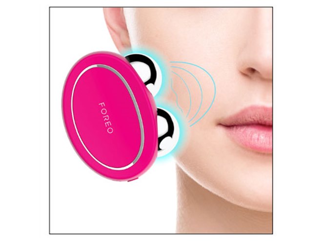 FOREO、“電流の刺激で肌を引き締める”フェイス用デバイス「BEAR