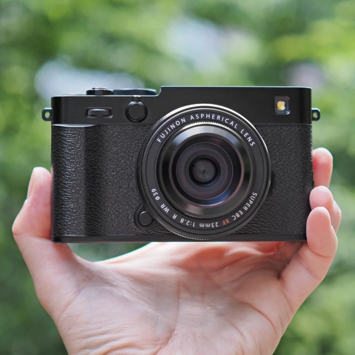 富士フイルム「X-E5」レビュー！ 待望のボディ内手ブレ補正をついに