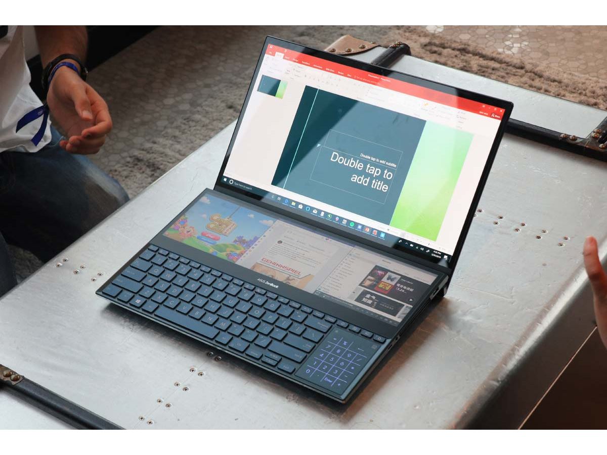 ASUS、キーボードの上にセカンドディスプレイを搭載したノートPC