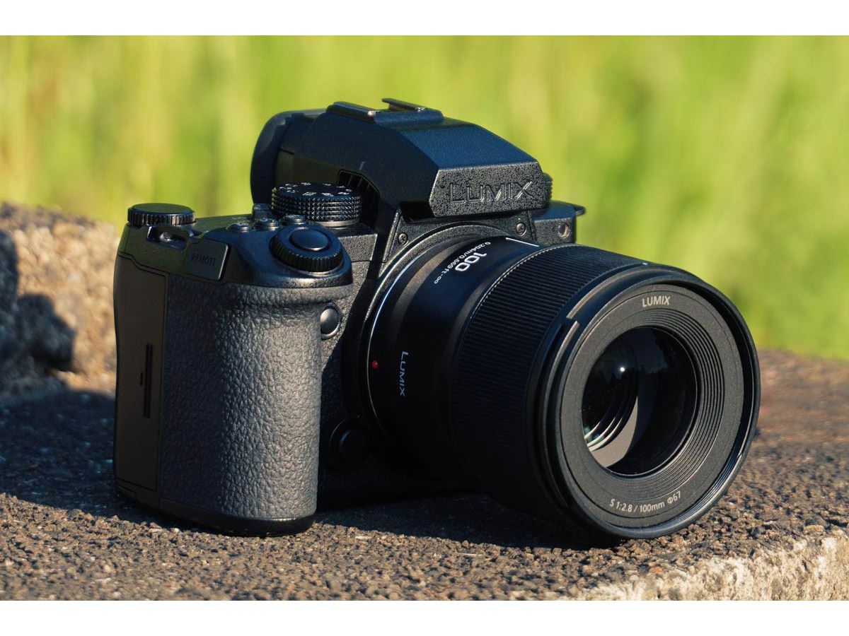 世界最小・最軽量「LUMIX S 100mm F2.8 MACRO」は多彩に使える100mm