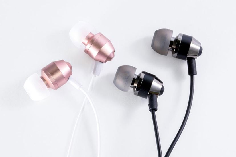 1,700円でも侮れない！ “有線ピヤホン”こと「Hi-Unit HSE-A1000PN」を