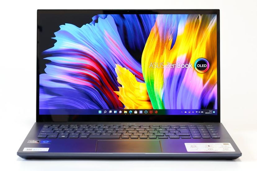 美麗な有機EL！ 外付けGPUなしの高性能ノートPC「Zenbook Pro 15 OLED