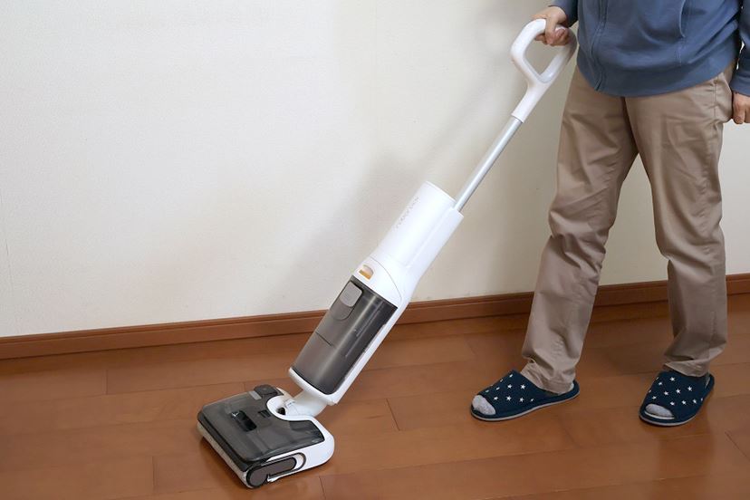 吸引と水拭き同時にできるスティック掃除機が4万円で手に入る