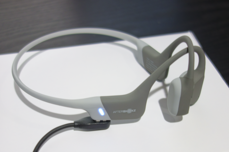 骨伝導ワイヤレスヘッドホン AfterShokz Aeropex - がとらぼ