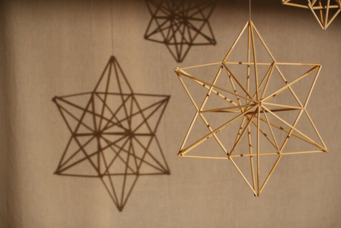 幸せを運ぶ光のモビール。おすすめのヒンメリを飾ろう - inzak