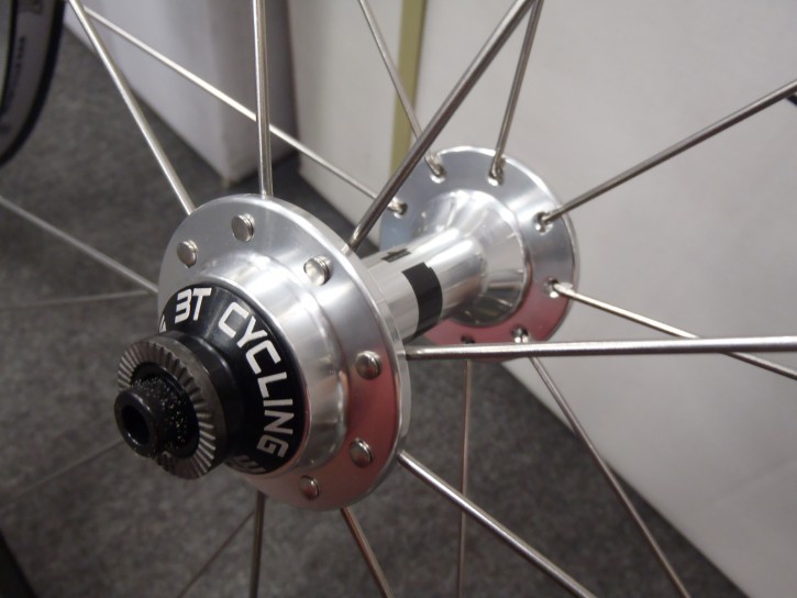 3T ACCELERO PRO 40 : -INFINITY-兵庫県唯一のロードバイクを専門と