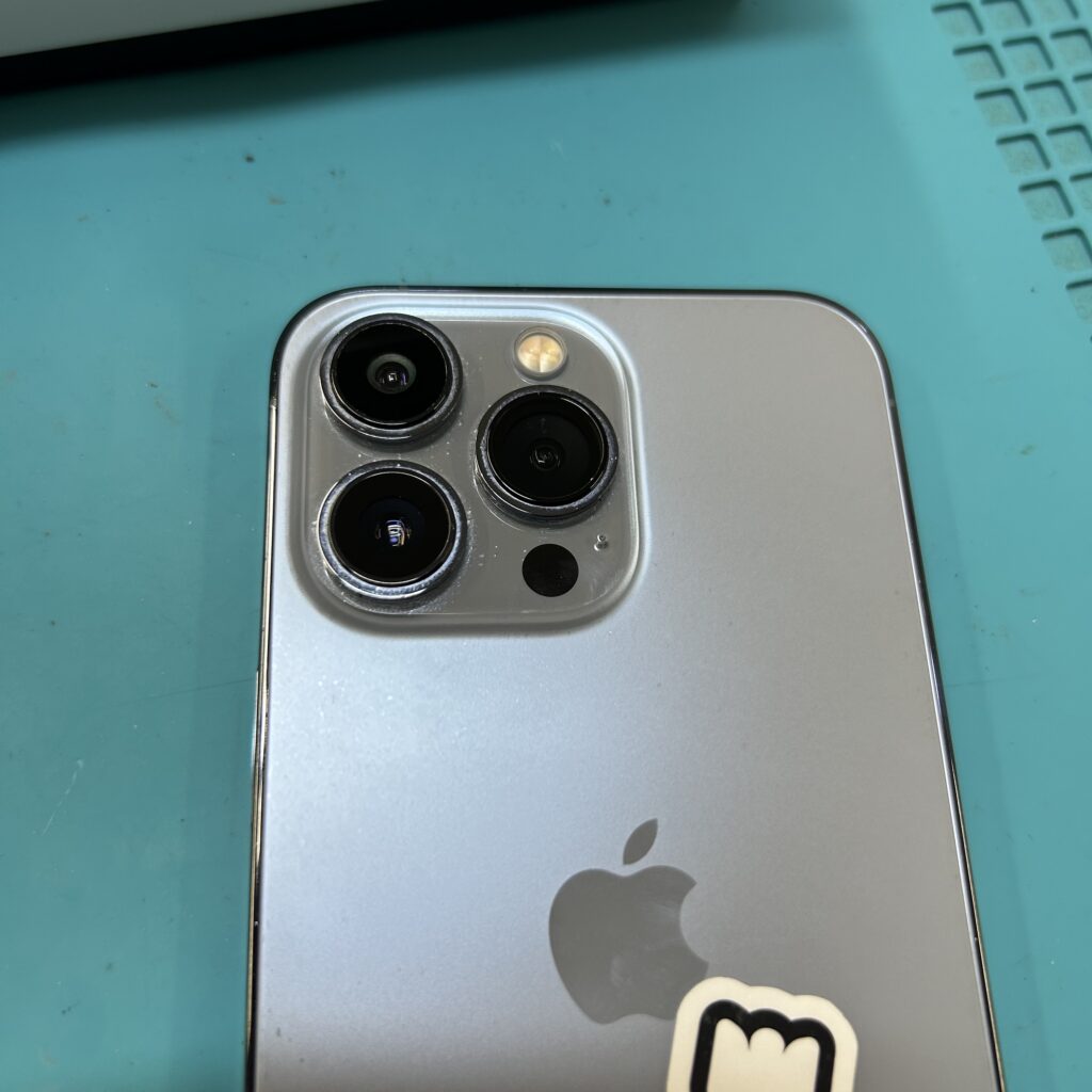 成東店：iPhone 13 Pro アウトカメラレンズガラス交換を7,480円で実施