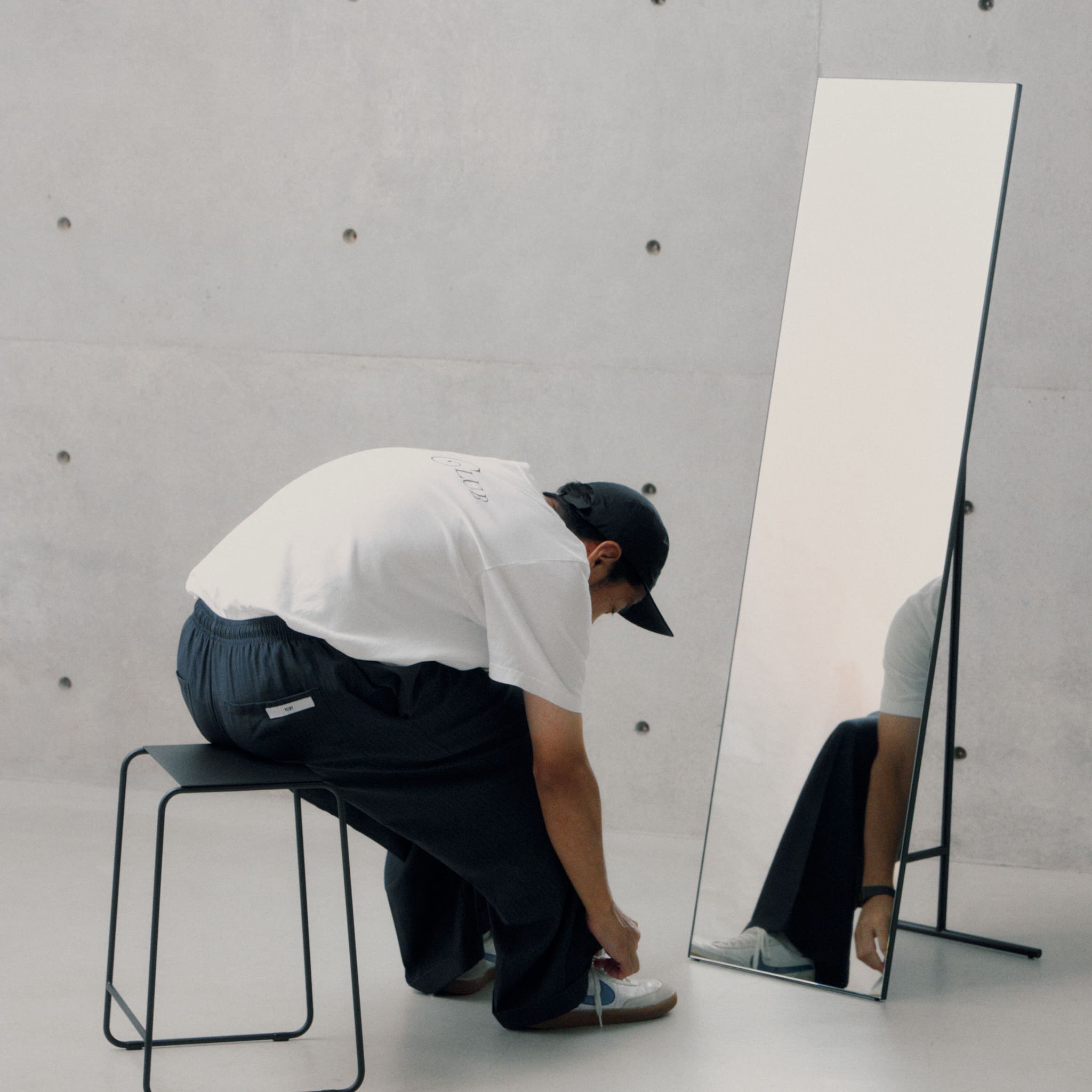 KUROSHIRO スツール – JINNAN HOUSE