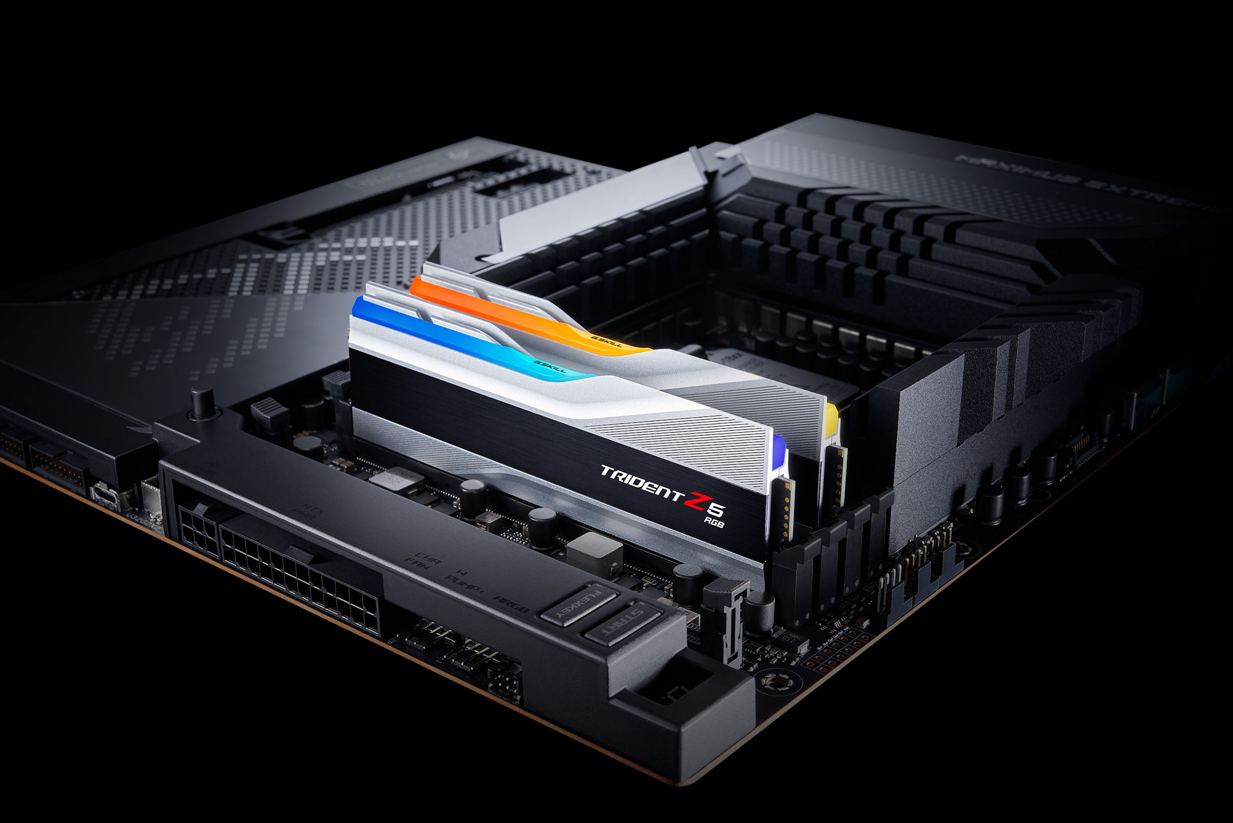G.Skill Trident Z5 RGB」に6400MHz/CL32の超低レイテンシモデルが登場