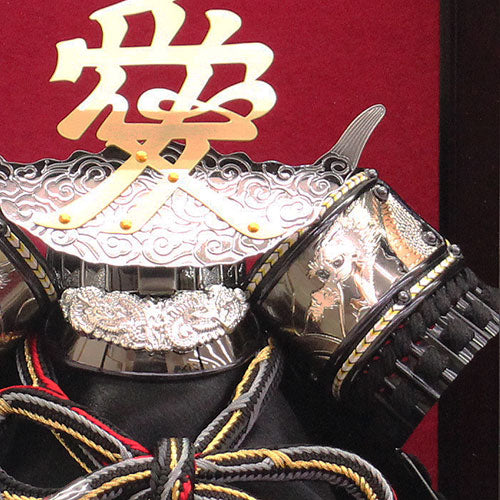 五月人形 兜ケース飾り 高さ32㎝ 直江兼続 六角カブセ – 寿鳳人形の東芸