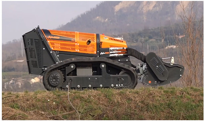 買う】ハンマーナイフモア式ラジコン草刈機/建機ジャパン