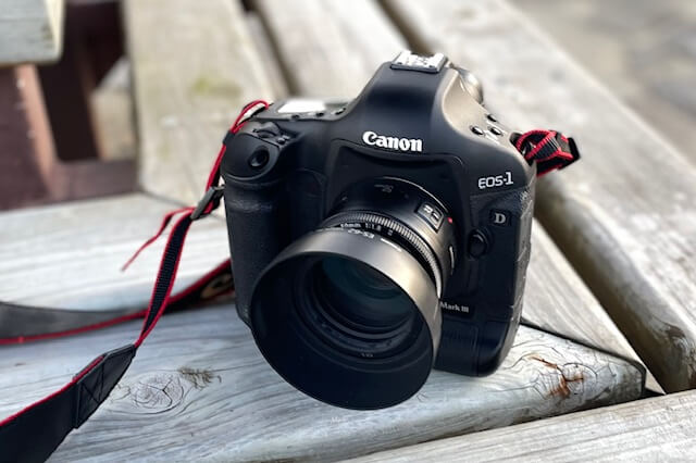シャッターを切ることがこれほど楽しいとは。往年のプロ機、Canon EOS