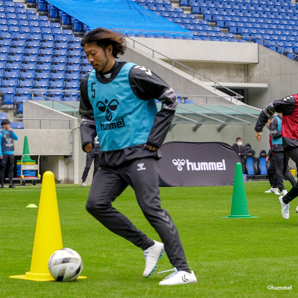 hummel 幅広サッカースパイクの最高峰を目指す「VORART3 （ヴォラート3