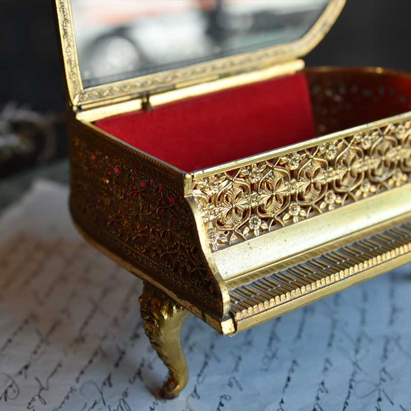 オルゴール付き ピアノモチーフジュエリーボックス /OBJ-128 – 神戸