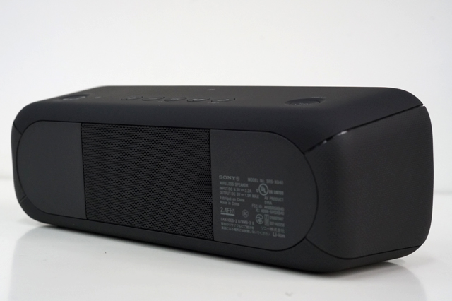 光と音を操ってDJ気分に浸れるワイヤレスポータブルスピーカー「SRS