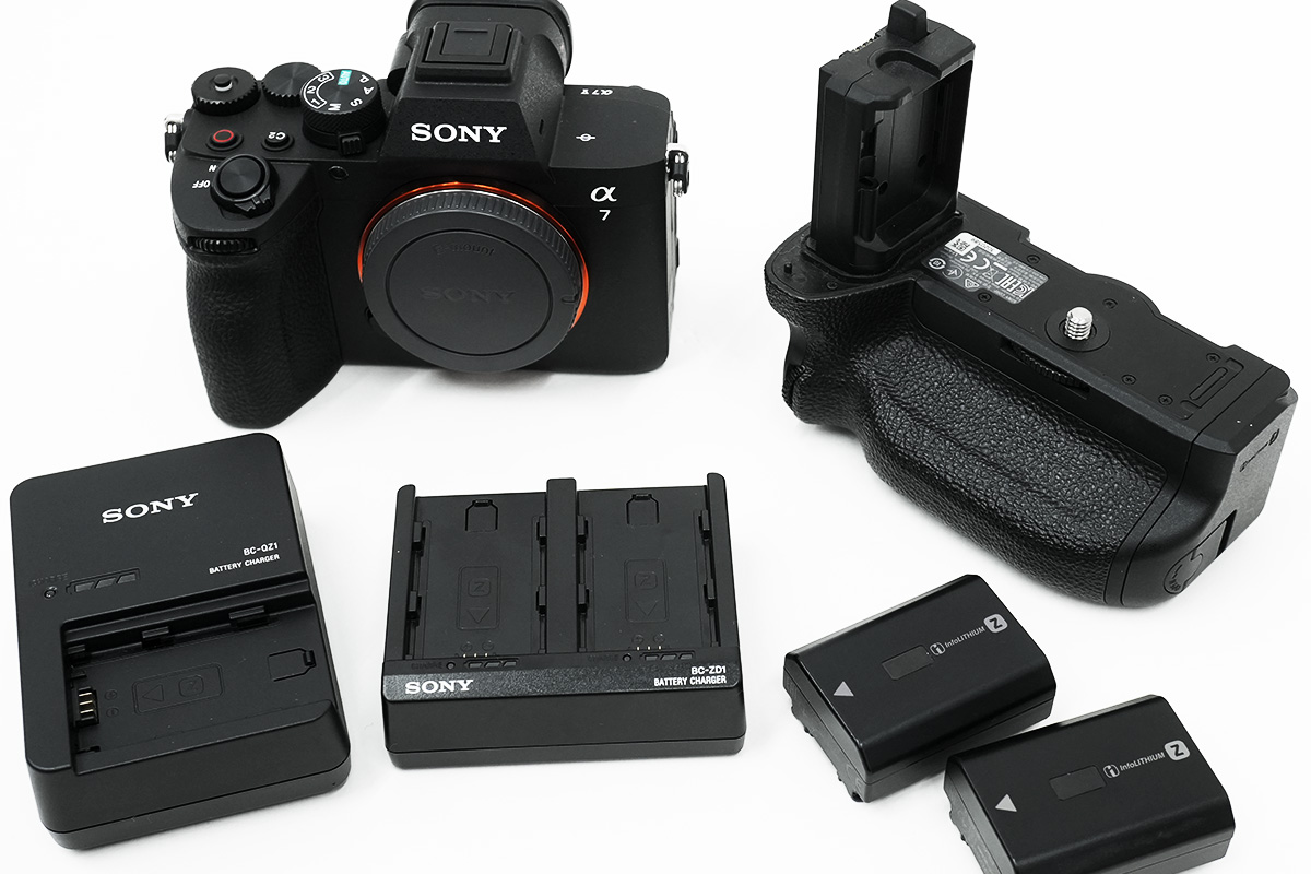 α7 V を使う時、自分に適したバッテリー充電方法を考える。カメラ本体
