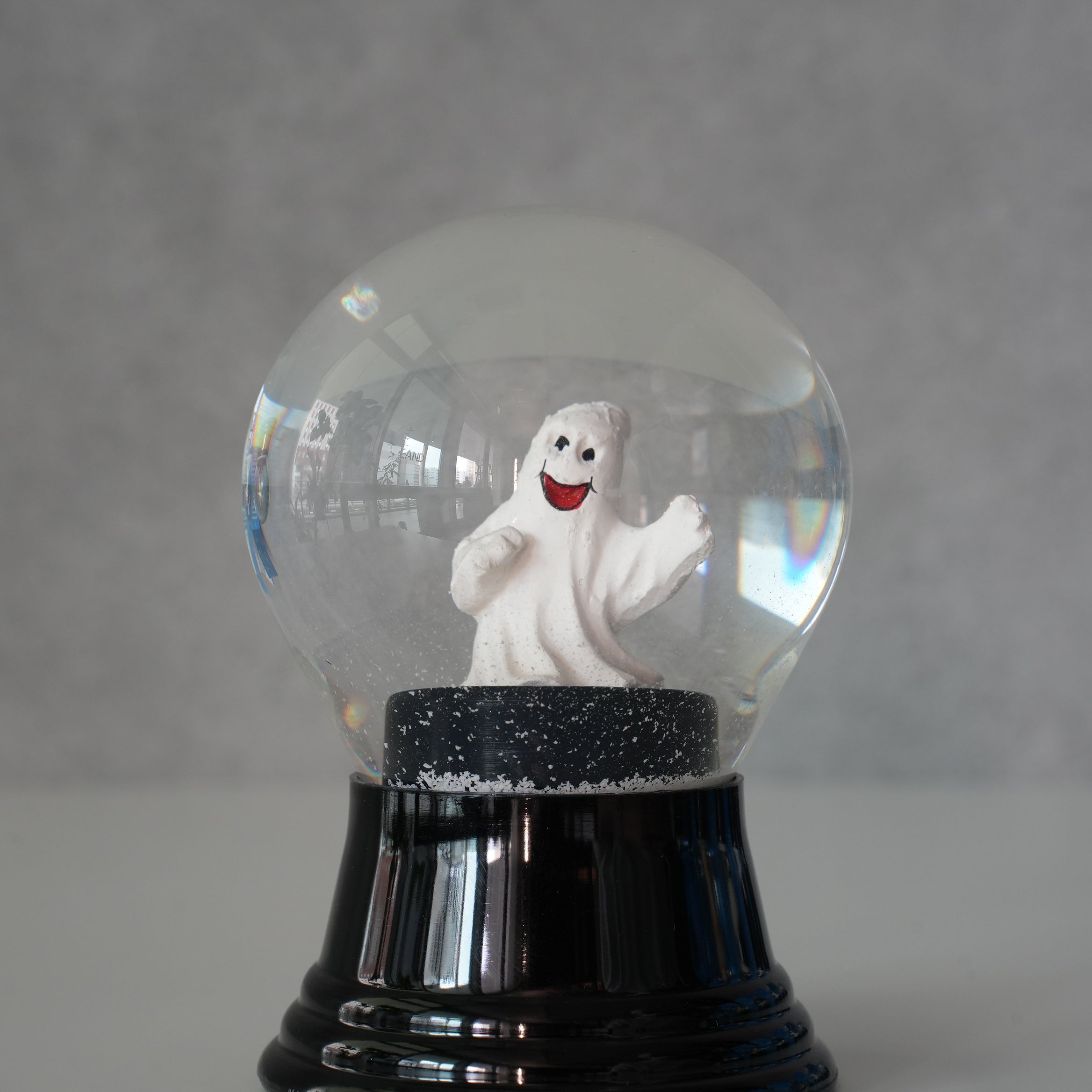 PERZY スノーグローブ 80mm Ghost