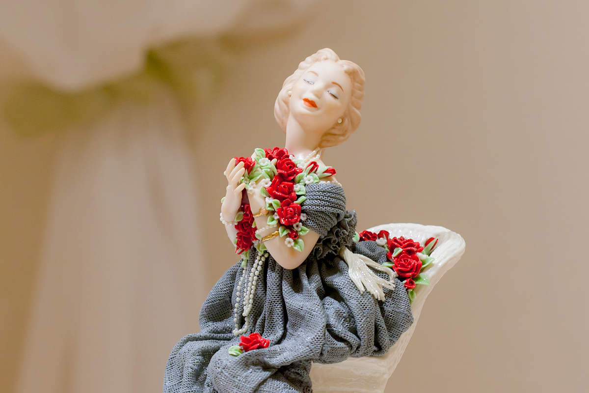 Atelier Grace Mitsue Kaneda's lace doll