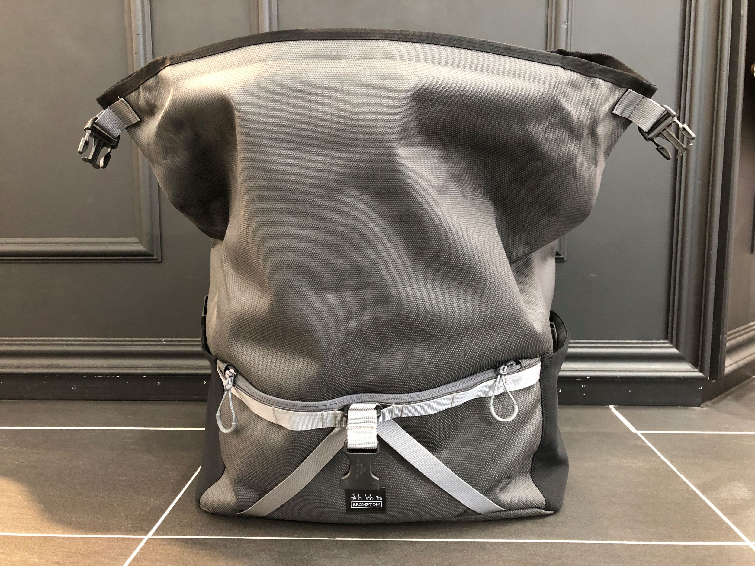 頼れる相棒】Brompton大容量フロントバッグ - LIFE with BICYCLE