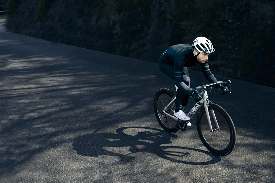 パールイズミ＞晩秋からに最適なVISIONシリーズで快適な冬ライドを