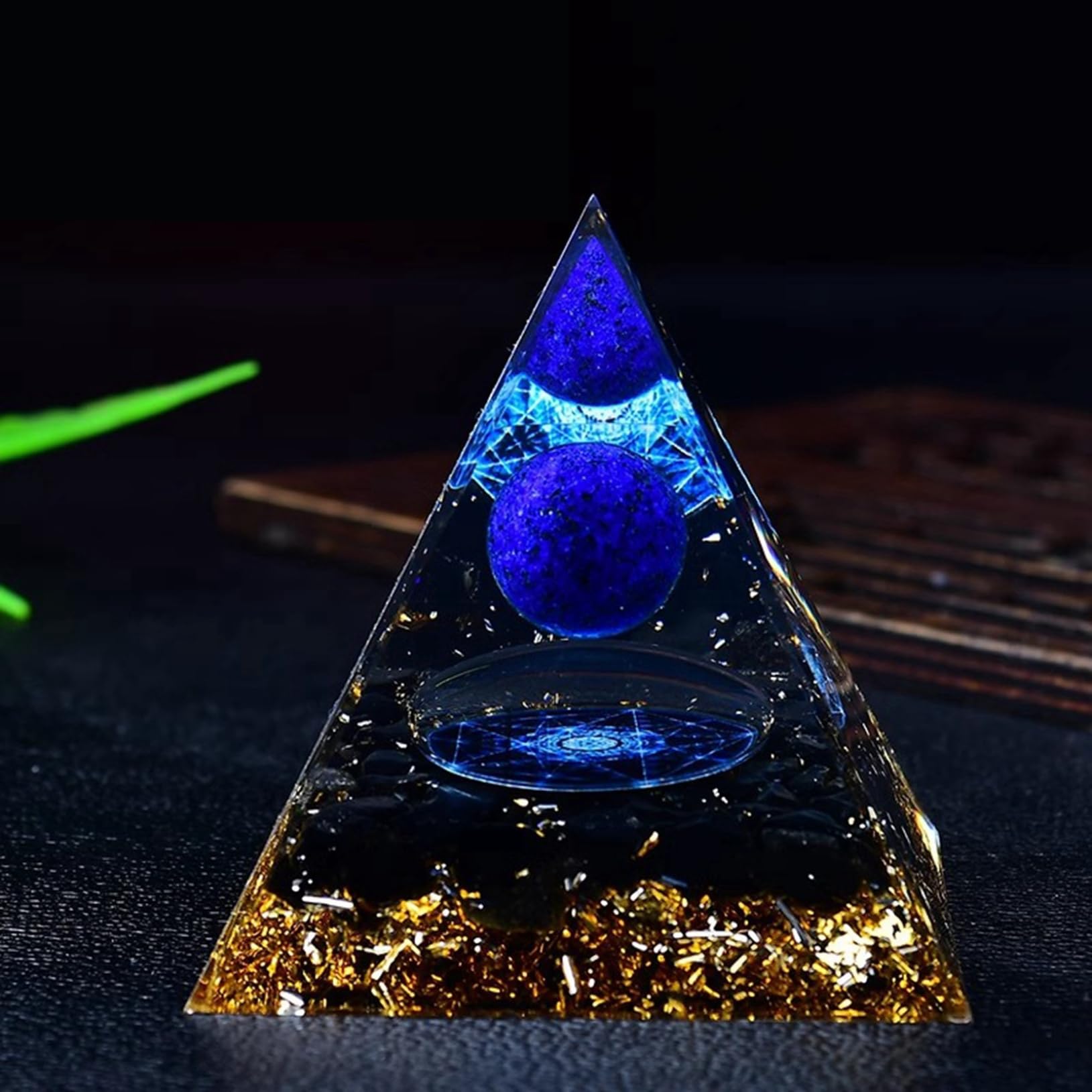 Amazon.co.jp: 天然水晶 クリスタル 三角型 ピラミッド さざれ石 浄化