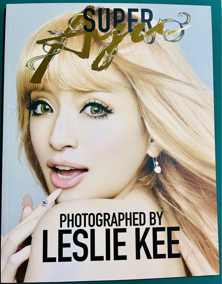 Amazon.co.jp: 浜崎あゆみ 写真集 SUPER Ayu LIVE BOOK : おもちゃ