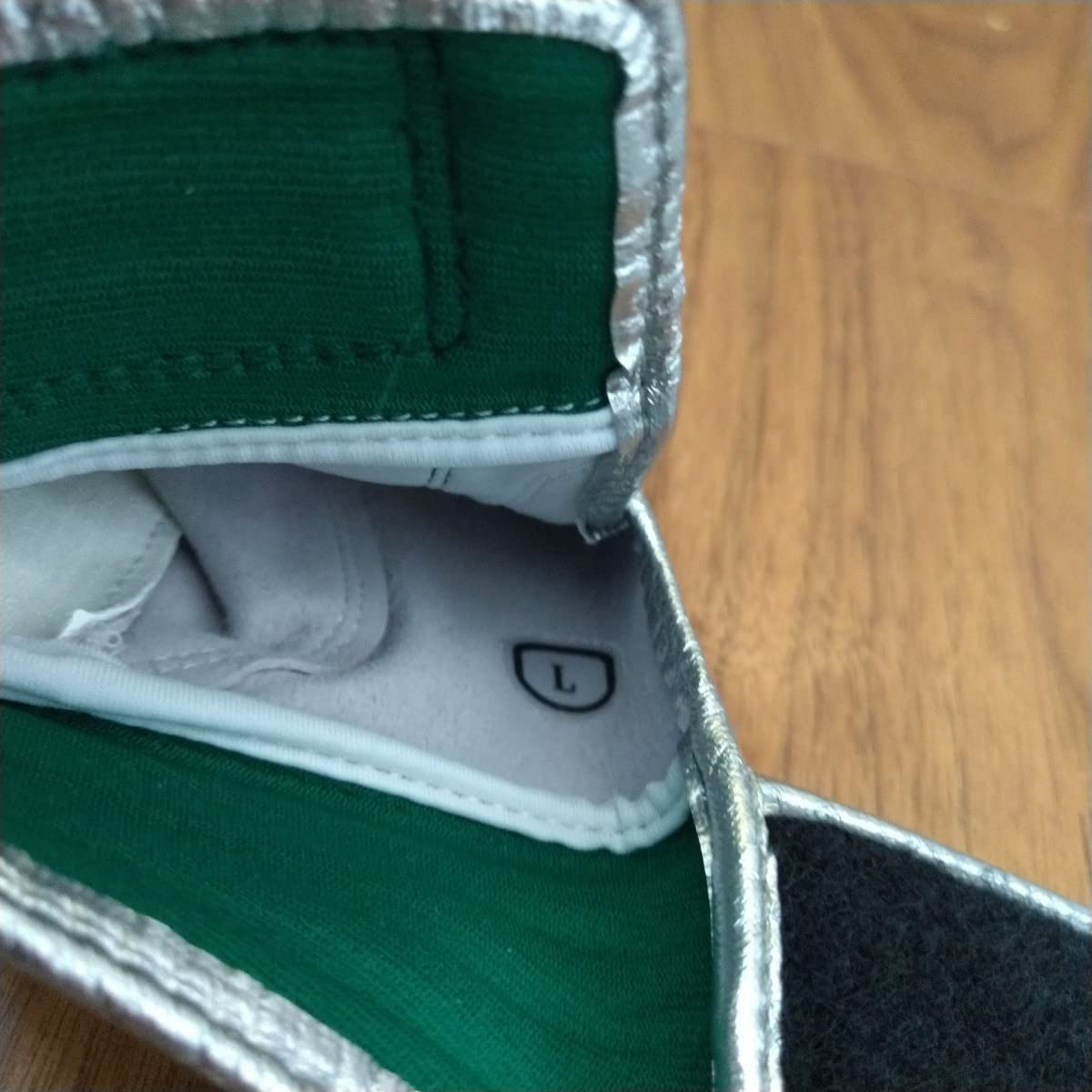 Amazon | 岡本和真 支給品 バッティンググローブ 巨人 読売