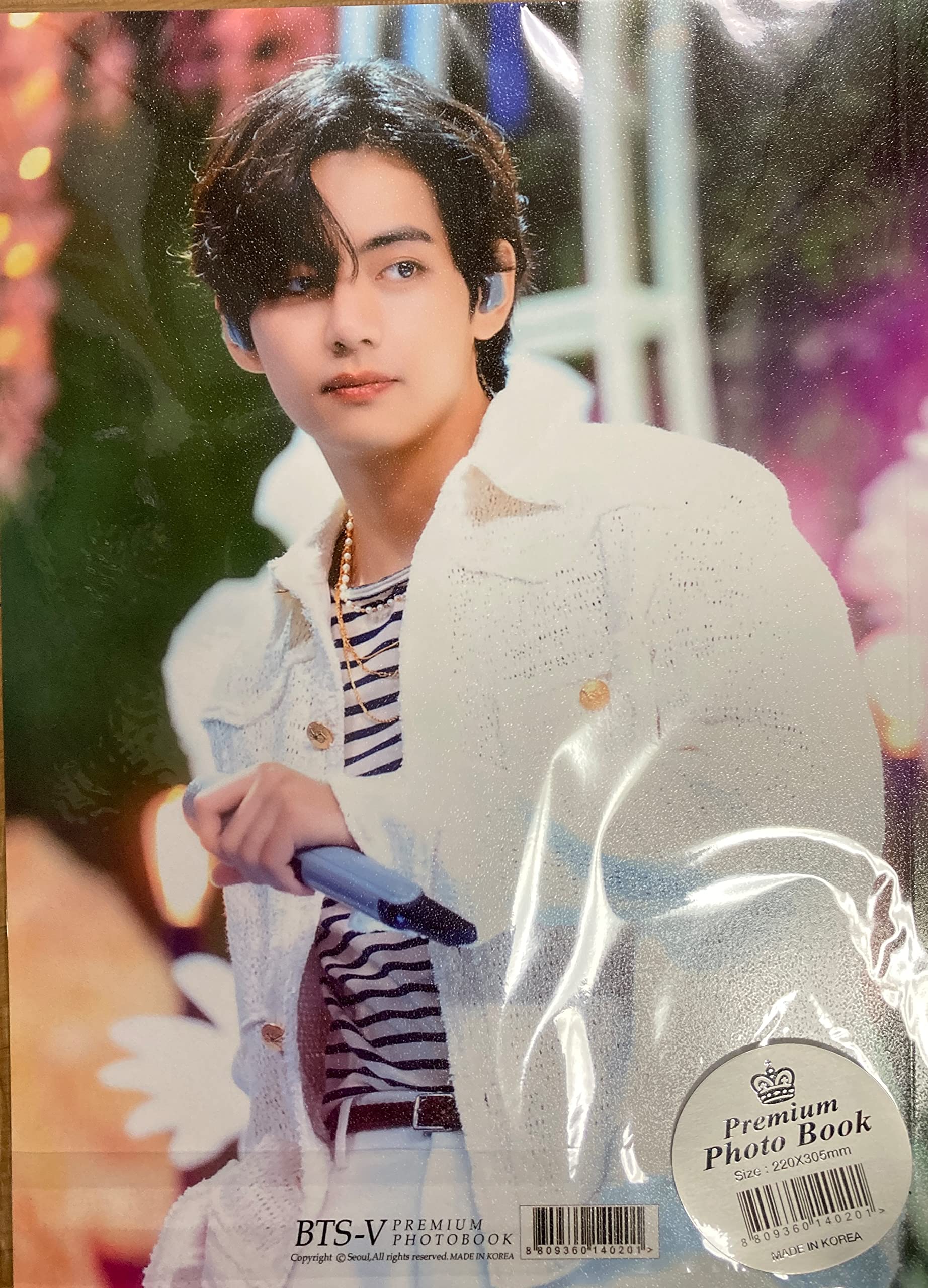 Amazon.co.jp: BTS V ヴィ 写真集 プレミアムフォトブック 防弾少年団