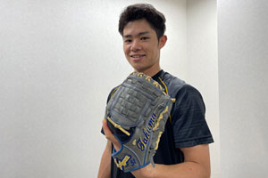 ニュース - 選手の道具紹介 - 梅野隆太郎選手 愛用のキャッチャー