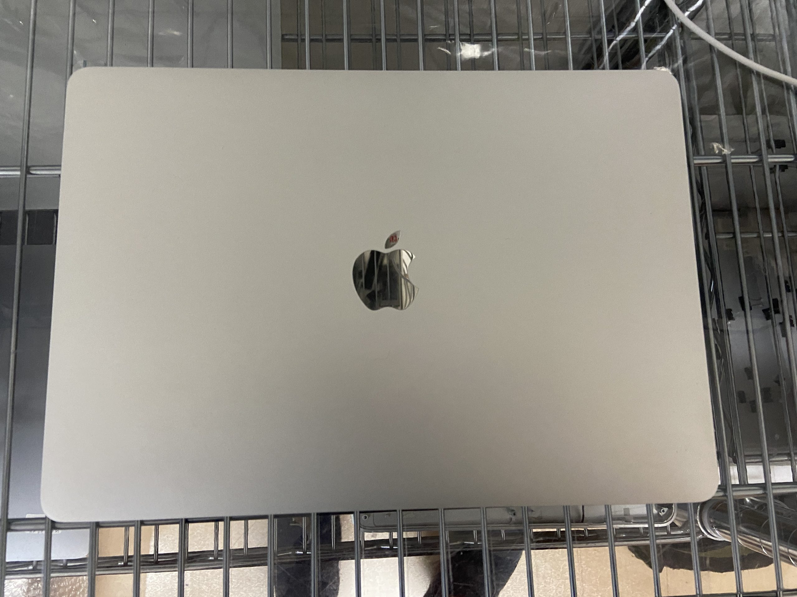 バッテリーの減りが早い！】MacBookPro 2017 A1708 のロジックボードを