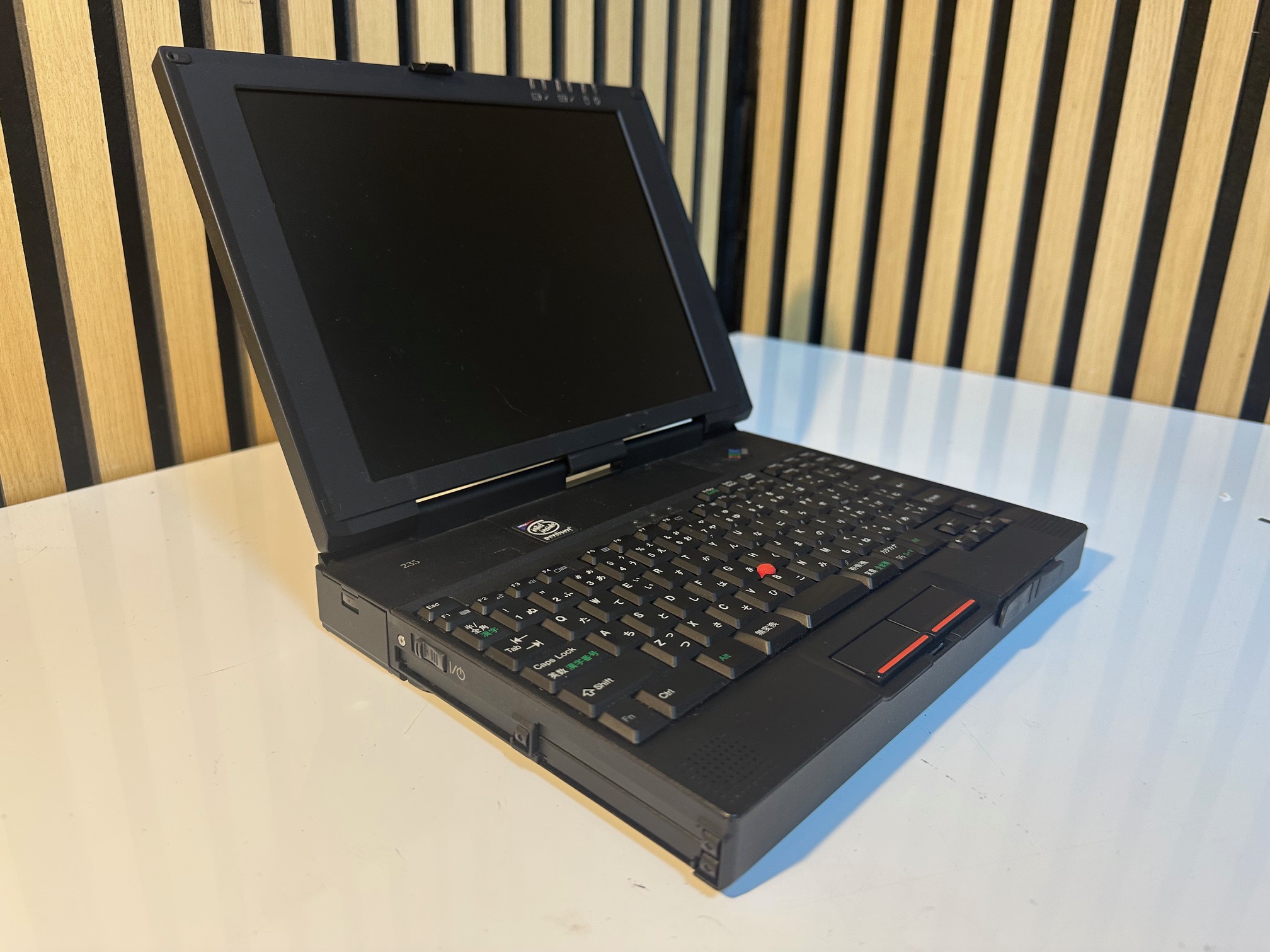 IBM ThinkPad 235 - MacDat