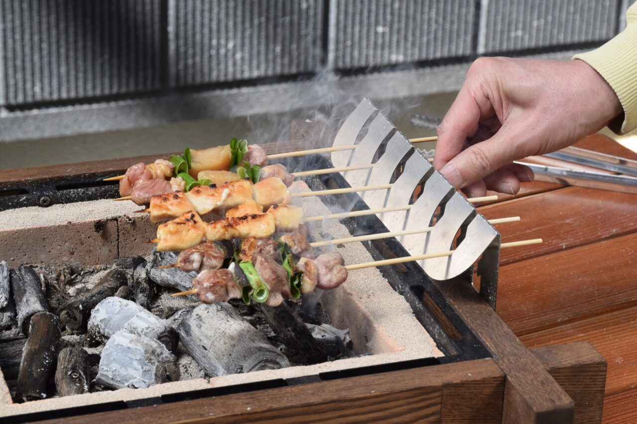 自宅やアウトドアで囲炉裏料理が楽しめちゃう卓上サイズの『CHIRORI