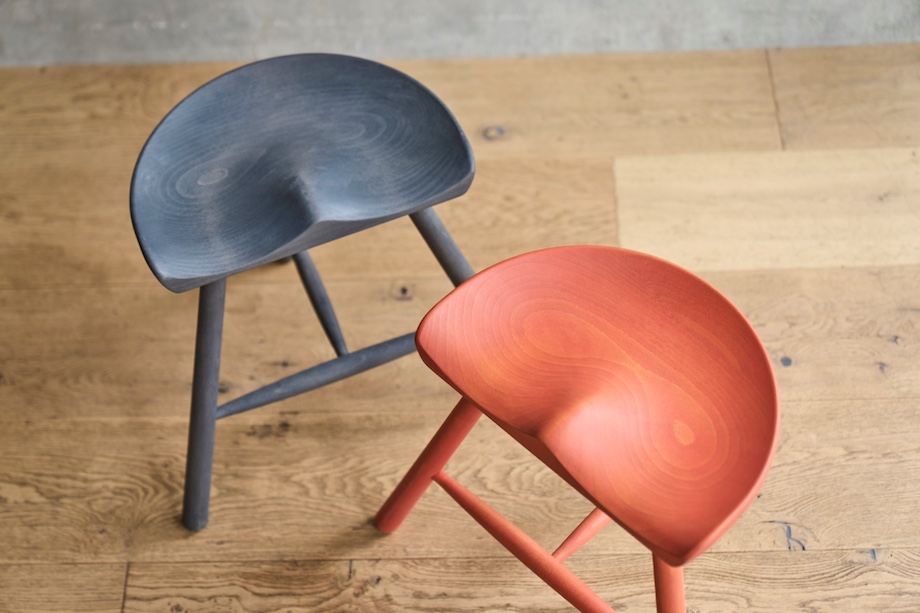 ACTUS（アクタス）が”泥染め”シューメーカースツールを数量限定で販売