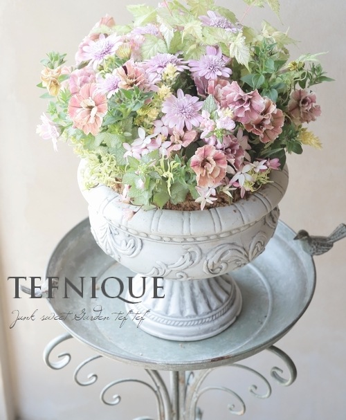 先行割引10%off！随時お届け】 母の日の寄せ植え 『ホワイトの鉢