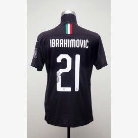 イブラヒモビッチ直筆サイン入りACミラン22/23ホームユニフォーム