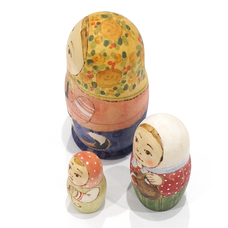 ロシア オリガ・ロバノワ作 マトリョーシカ（3P） MAT-103